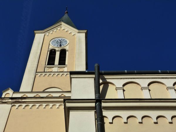 Cost of Church Gutter Installation in Conyers
